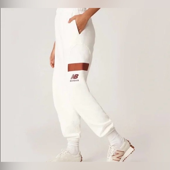 Athletic_Shoes
